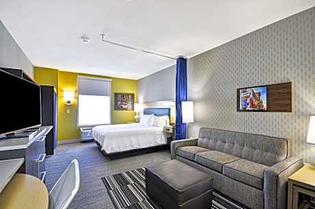 Premium King Studio Suite - Non-Smoking