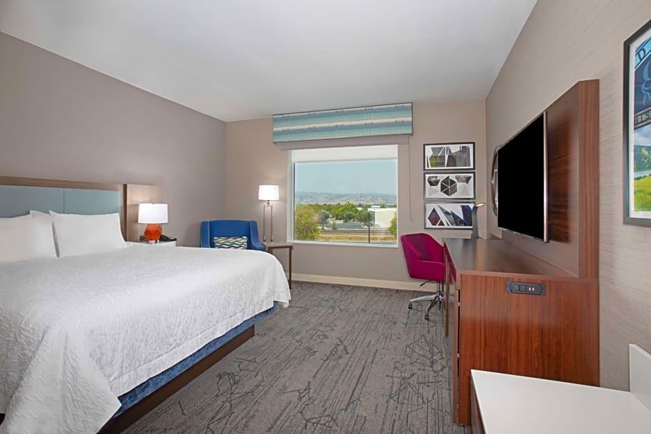 Hampton Inn By Hilton & Suites Gilroy, CA