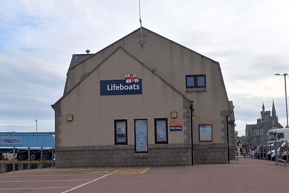 Cheers Cafe Bar & Tavern