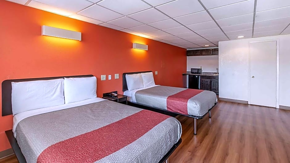 Motel 6 Elizabeth - Newark Liberty International Airport