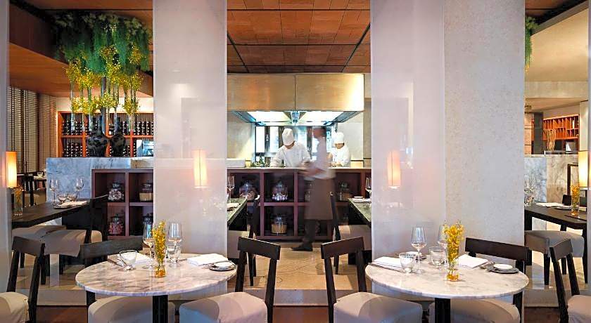 Anantara Siam Bangkok Hotel