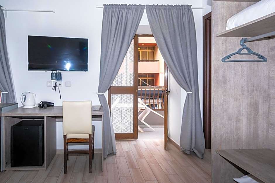 Napoli Suites Studios Aparthotel