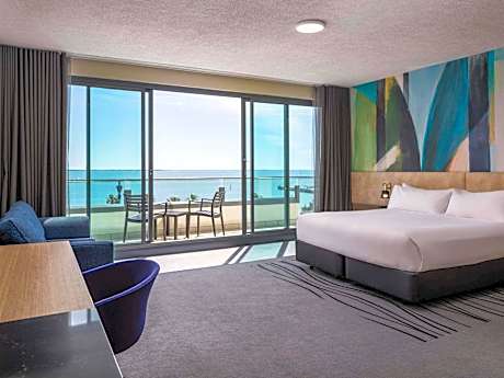 Superior King Room with Bay View