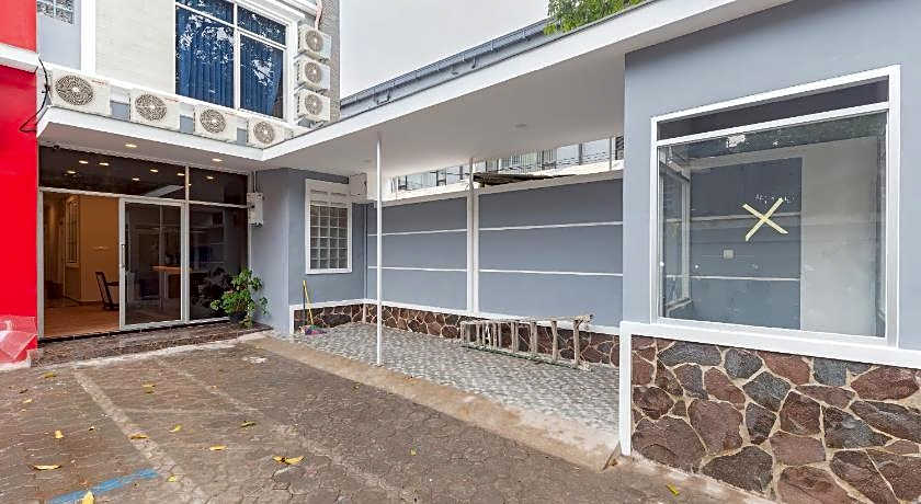 RedDoorz Plus @ Bagusrangin Street 2