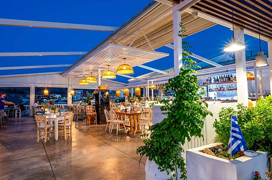 Captain's House Hotel Suites & Apartments