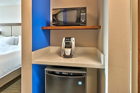 1 King Bed Suite Mobil Access Tran Shwr