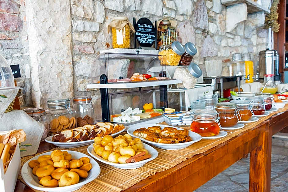 Grekis Beach Hotel and Apartments