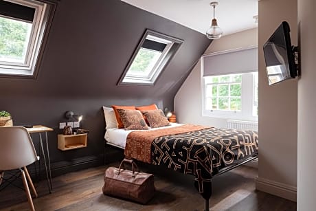 Savana Deluxe Room with Private Bathroom