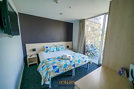 King or Twin Room with Private Bathroom and Shared Balcony - Gondola View