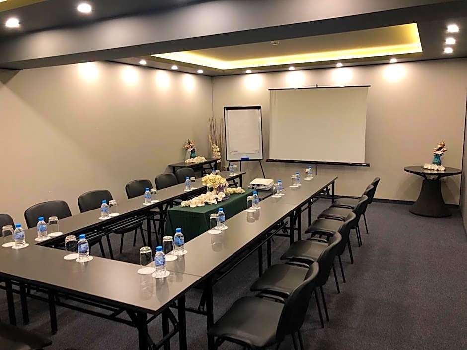 All Seasons Residence Design Hotel - Free parking