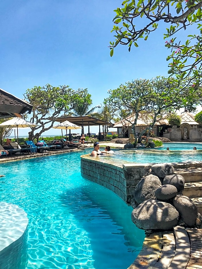 Grand Balisani Suites Hotel