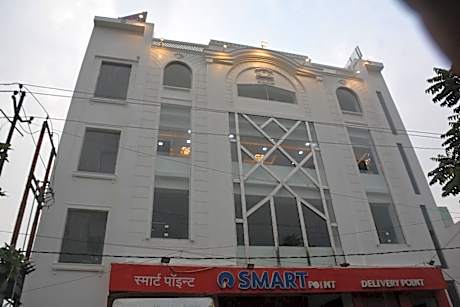 Hotel Divine Cloud By- IHCS Group Of Hotels