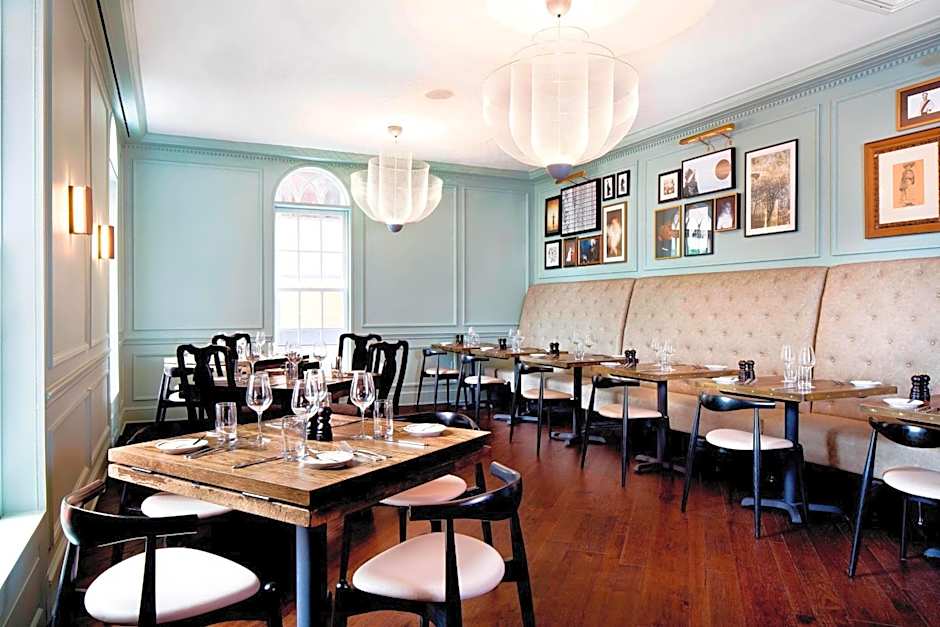 Morrison House Old Town Alexandria, Autograph Collection