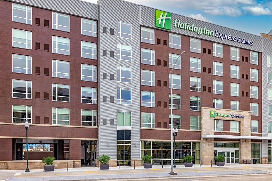 Holiday Inn Express & Suites - Lincoln Downtown By IHG
