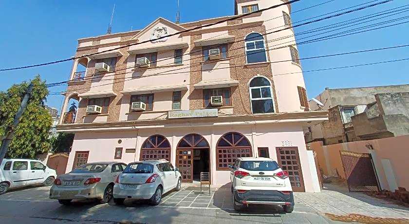 Hotel Raghav Palace
