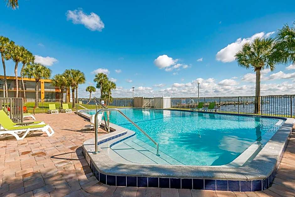 Quality Inn & Suites Palatka Riverfront