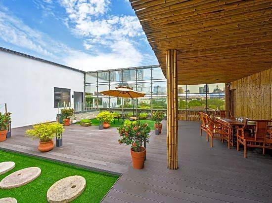 Yisu Impression Hotel (Ningbo Tianyi Square chenghuangmiao station)