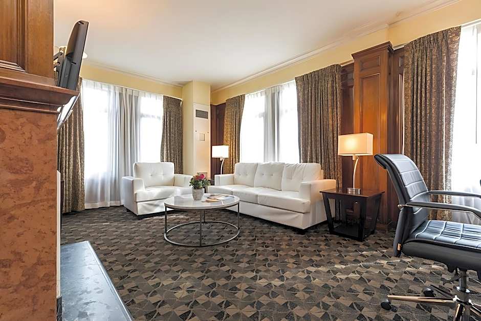 Photo 1 of 1 of Executive 1 King Bed Suite