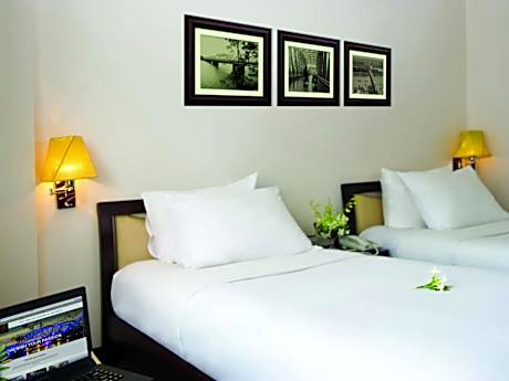 Twin Room with City View