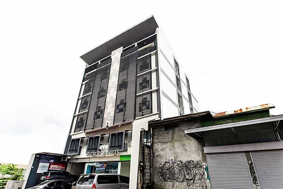 OYO 136 Regal Residences