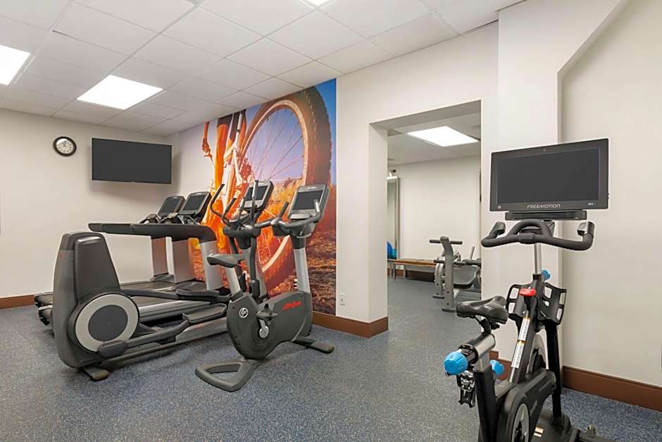 Best Western Plus Kansas City Sports Complex Hotel