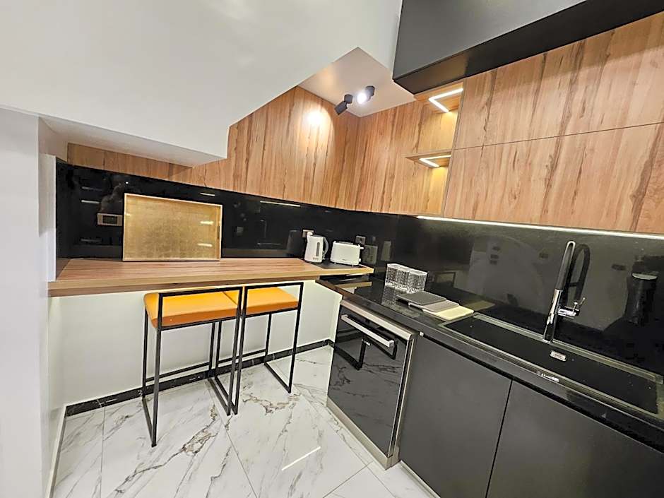 New Cairo's Poolside Oasis