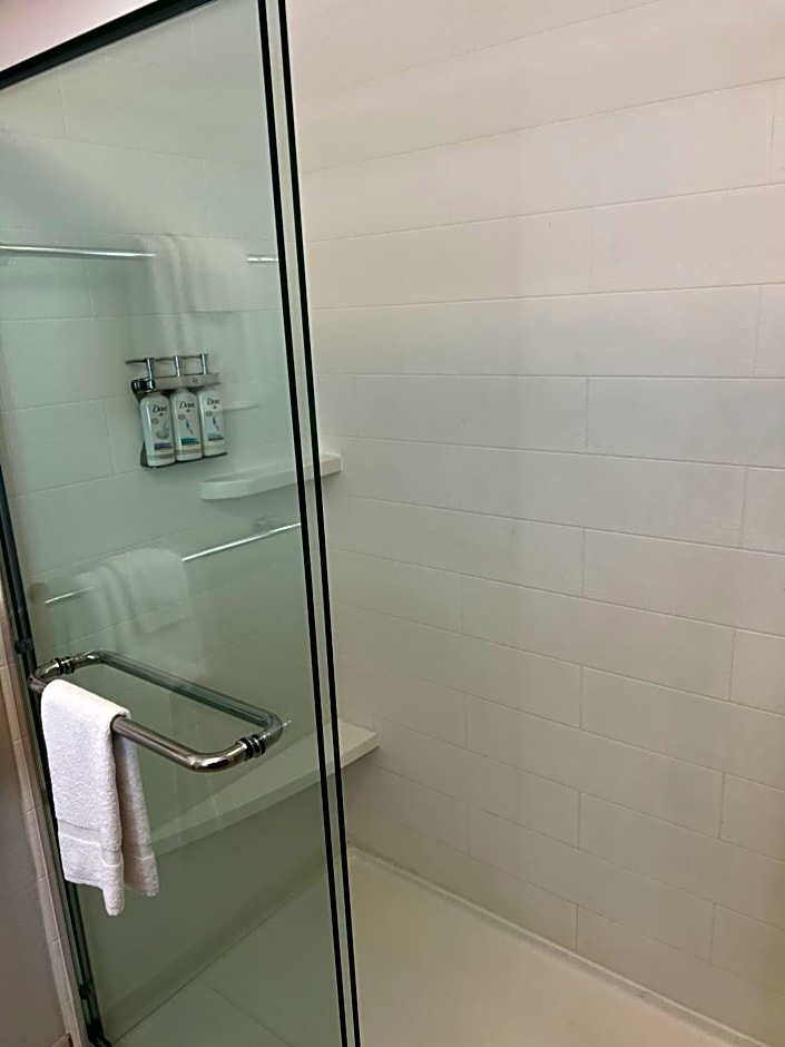 Holiday Inn Express And Suites Mobile - University Area By IHG