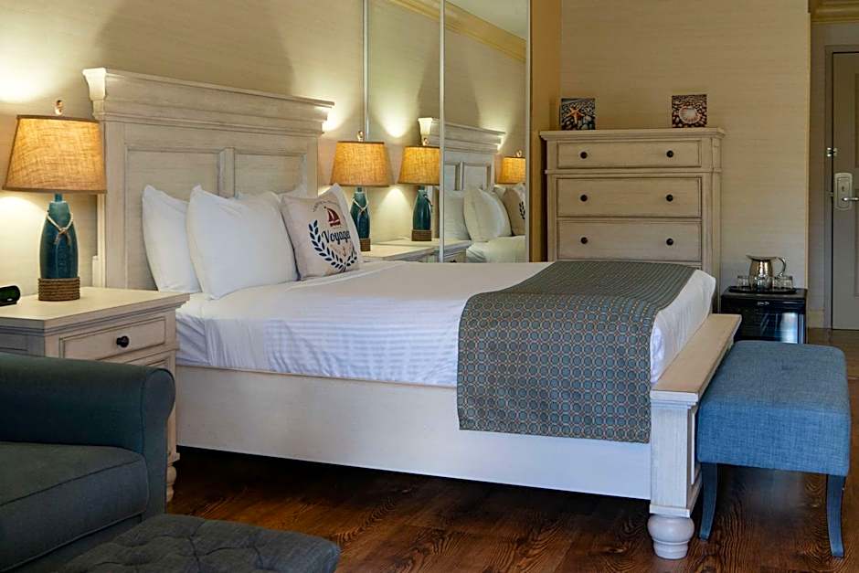 Photo 1 of 3 of 1 Queen Bed, Park View, Balcony