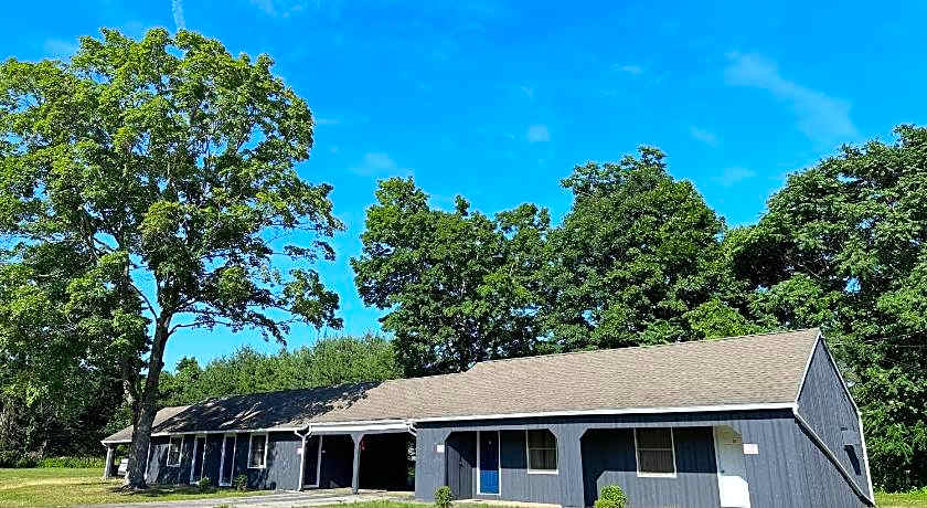 Village Motel by OYO