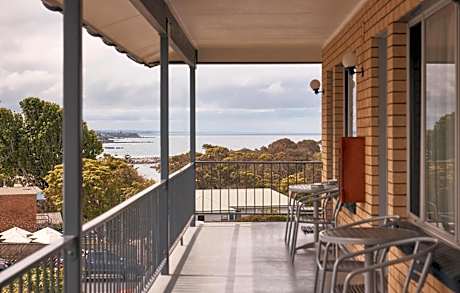 Coastal Comfort Motel