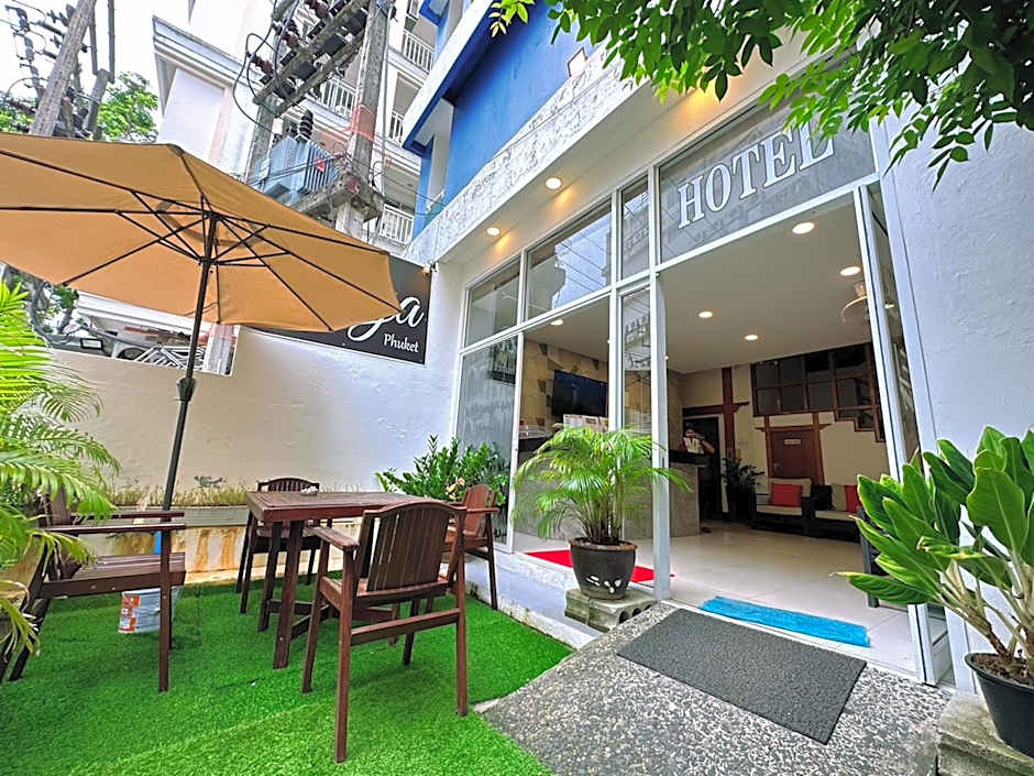 Hotel Baya Phuket - Rooftop Pool, Next to Food Market & Steps to Beach