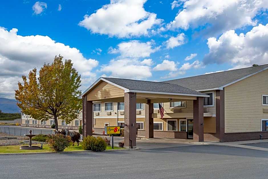 Super 8 by Wyndham Baker City