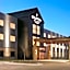 Country Inn & Suites by Radisson, Lawrence, KS
