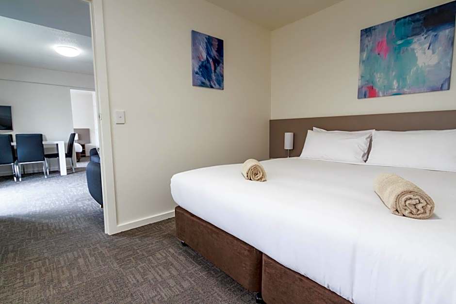 Adina Place Motel Apartments