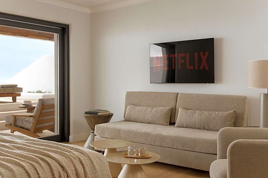 NĒRO Boutique Hotel