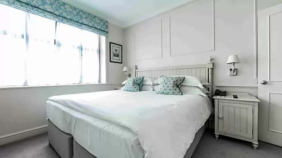 The Capital Hotel, Apartments & Townhouse