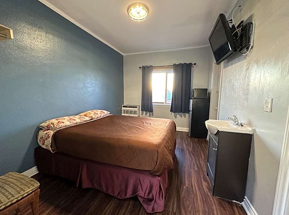 Unity Hotel - No Parking & Rooms Are Upstairs