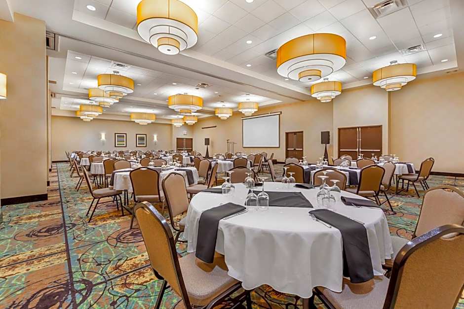 Holiday Inn Hotel & Suites Edmonton Airport Conference Centre By IHG