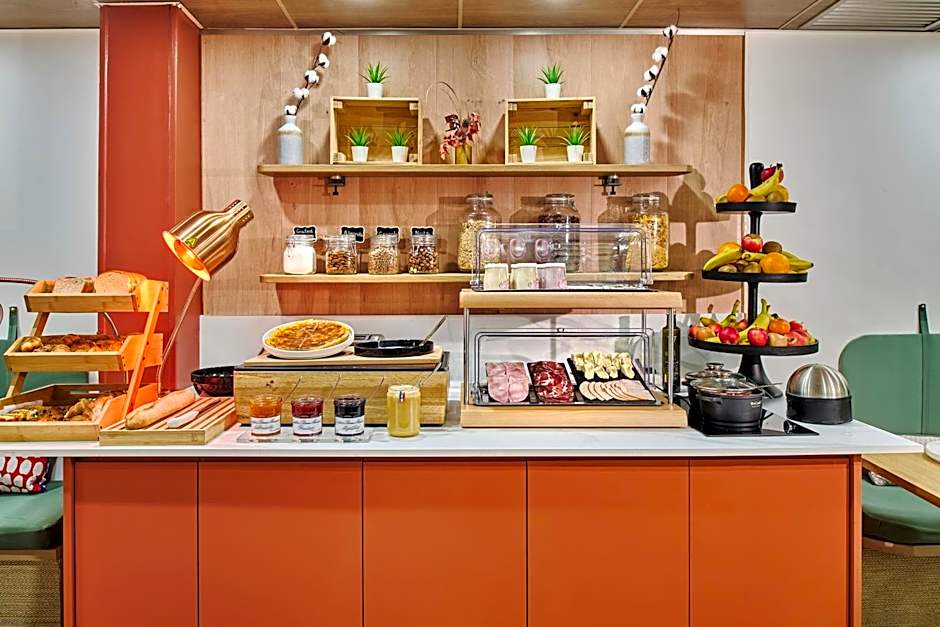 Hotel Cervantes by Happyculture