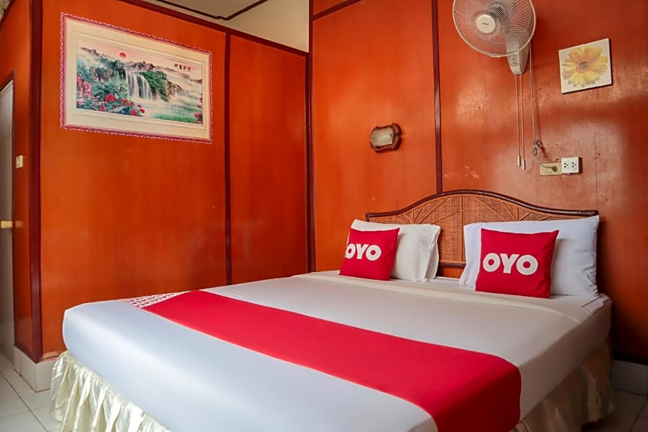 OYO 681 Paradise Hotel