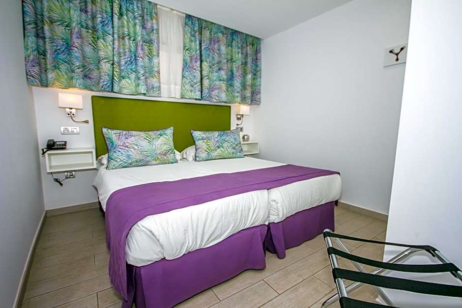 IG Nachosol Atlantic & Yaizasol by Servatur - Adults Only