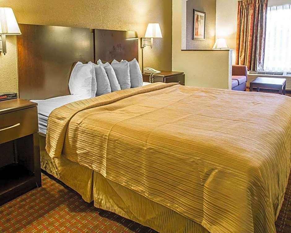 Quality Inn & Suites Panama City
