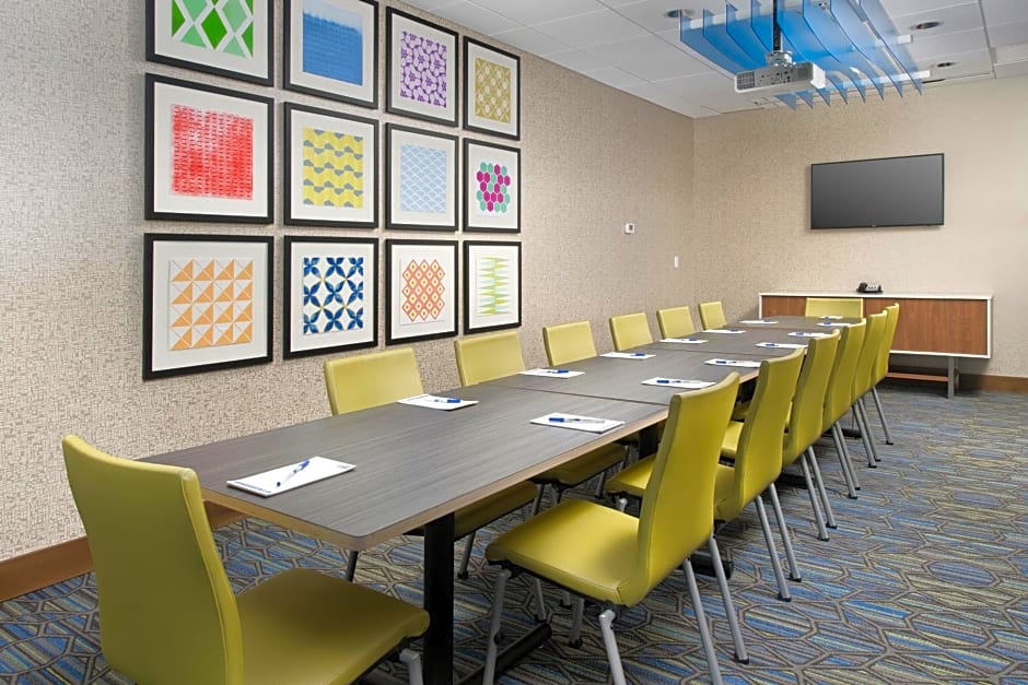 Holiday Inn Express & Suites San Antonio North - Windcrest By IHG