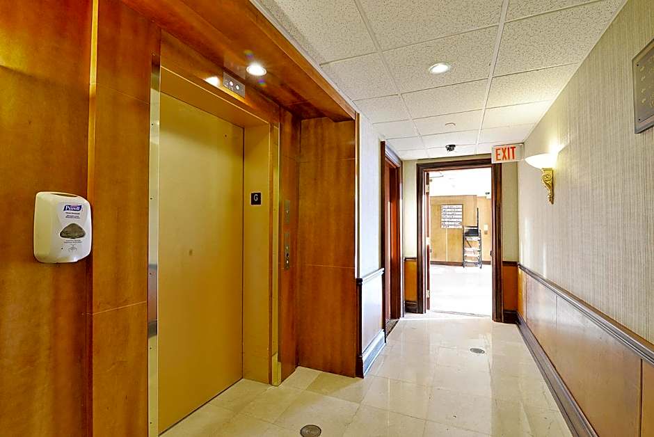 Woodbine Hotel & Suites