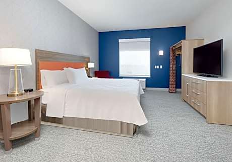 King Suite - Mobility Access/Non-Smoking