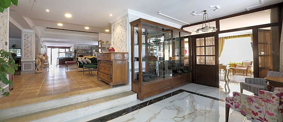 URLA PERA HOTEL