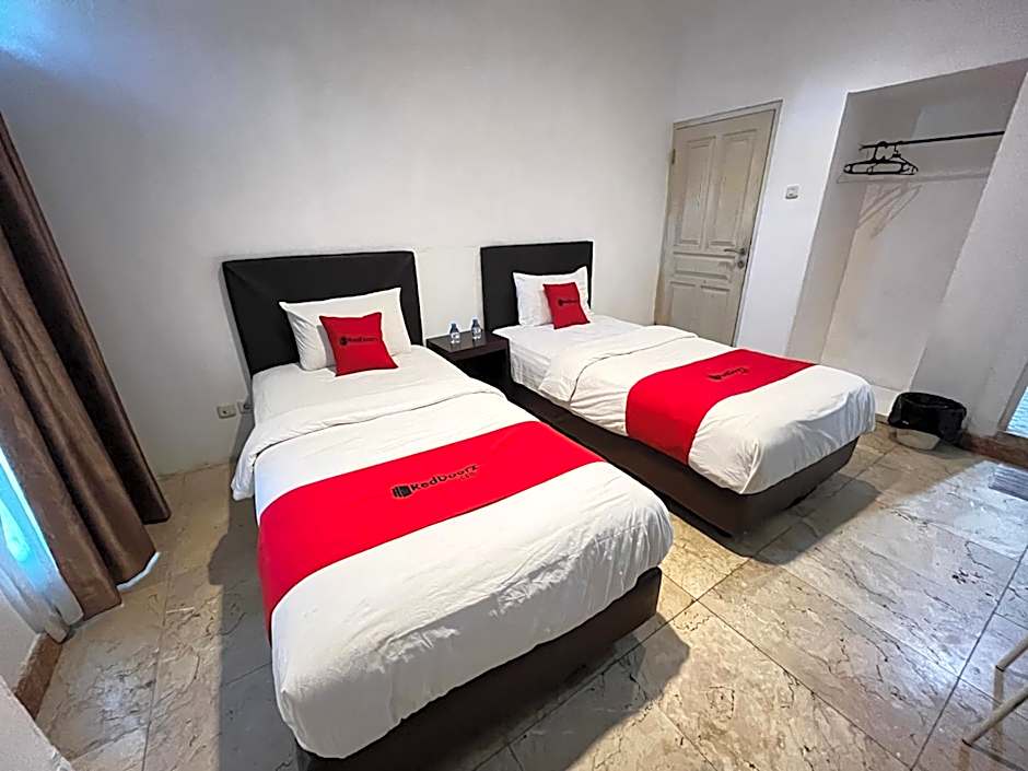 RedDoorz near Kantor Walikota Manado