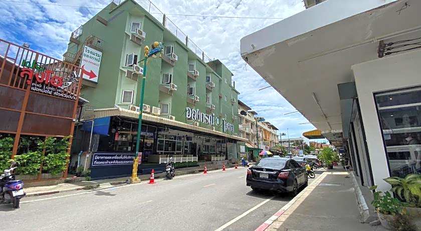 Alongkorn hotel by SB