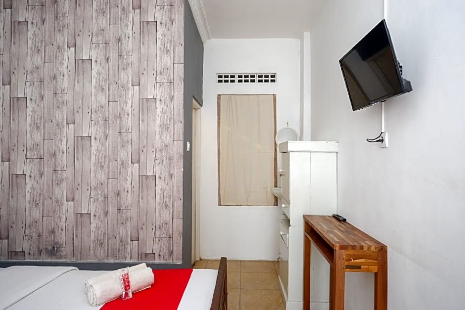 RedDoorz near Plengkung Gading 2