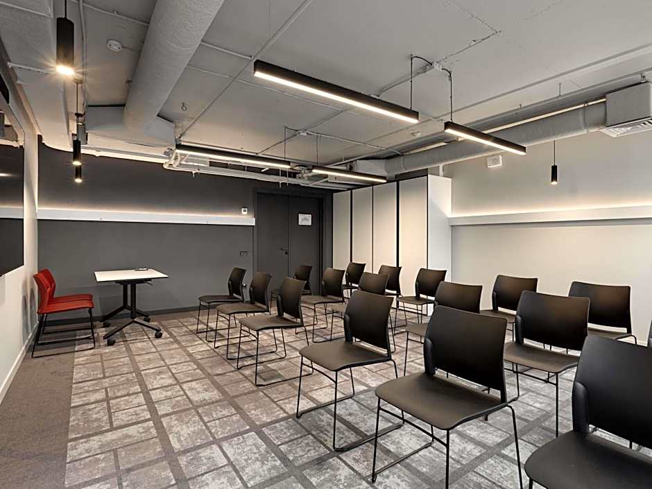 ibis Kyiv Beresteiska